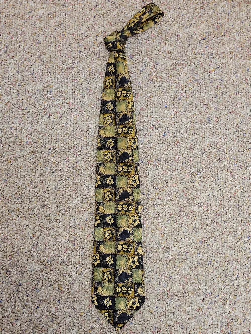 Ermenegildo Zegna Men's Patterned Green & Black Silk Neck Tie Office Quiet Luxur